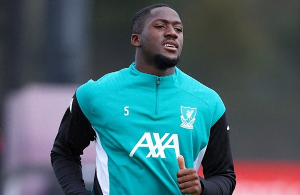 鼎冠策略资 皇马诚意满满地挖角科纳特